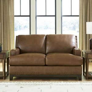 Gambellara Loveseat
