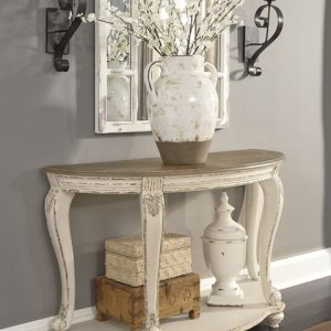 Realyn Sofa Table